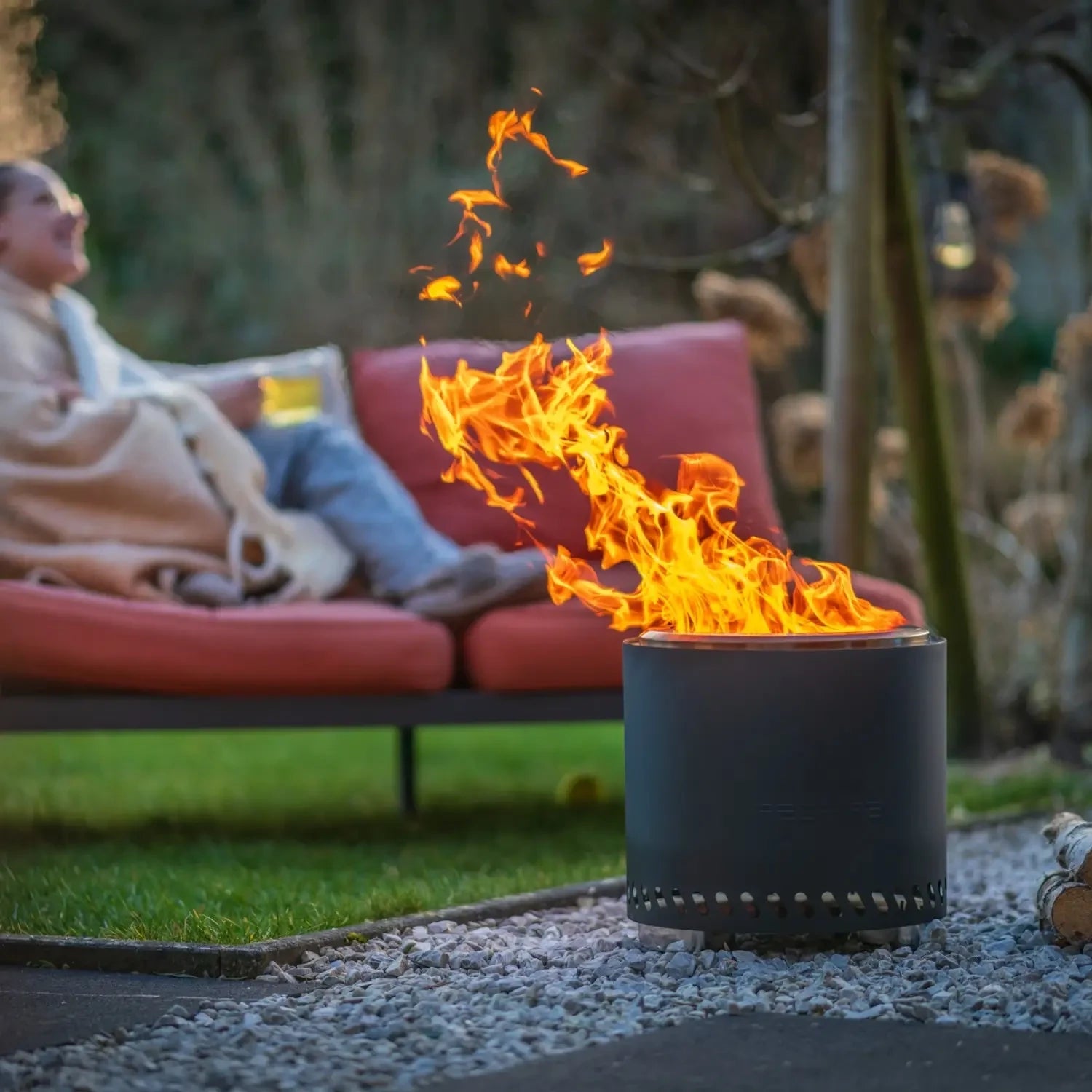 Volcano Pellet Fire Pit Large – Matte Black