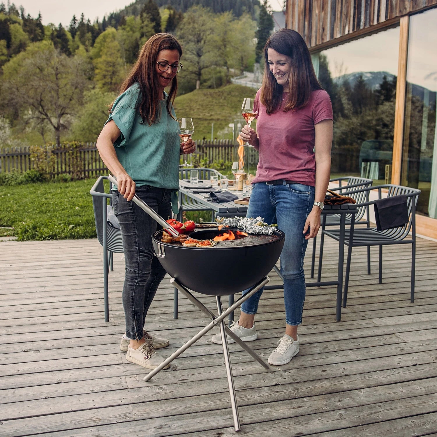 Höfats BOWL 57 Fire Bowl with Tripod