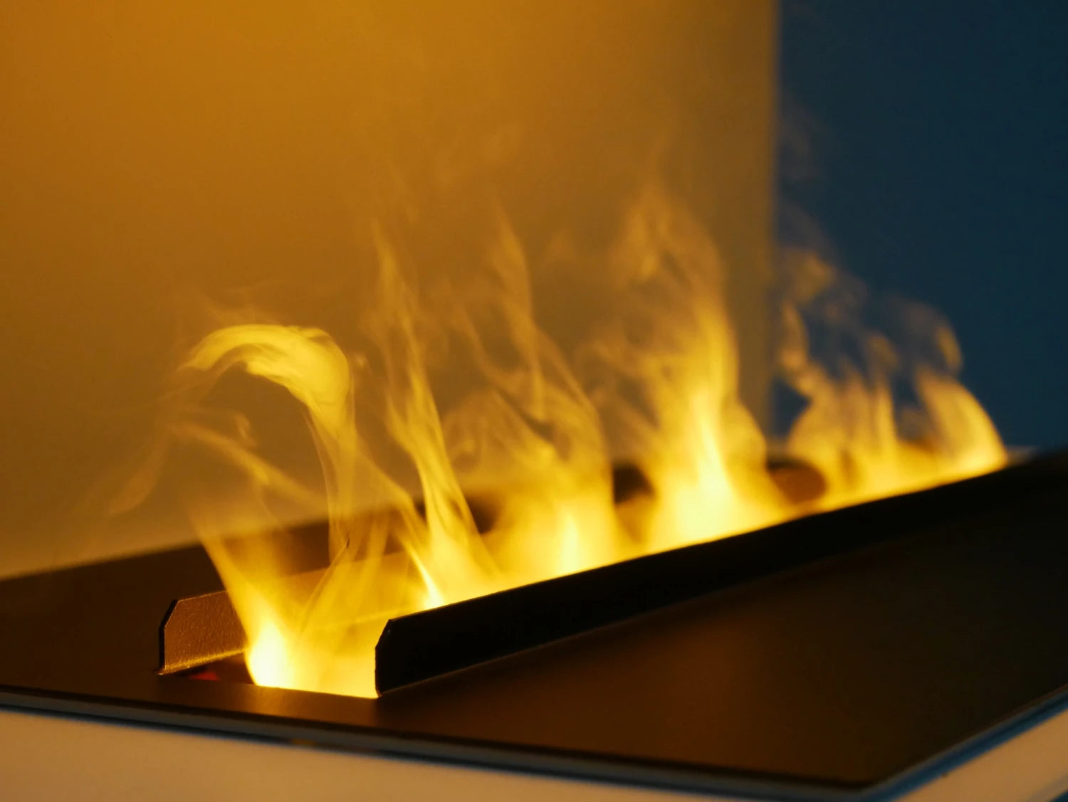 Late Wall-Mounted Water Vapour Fireplace - White