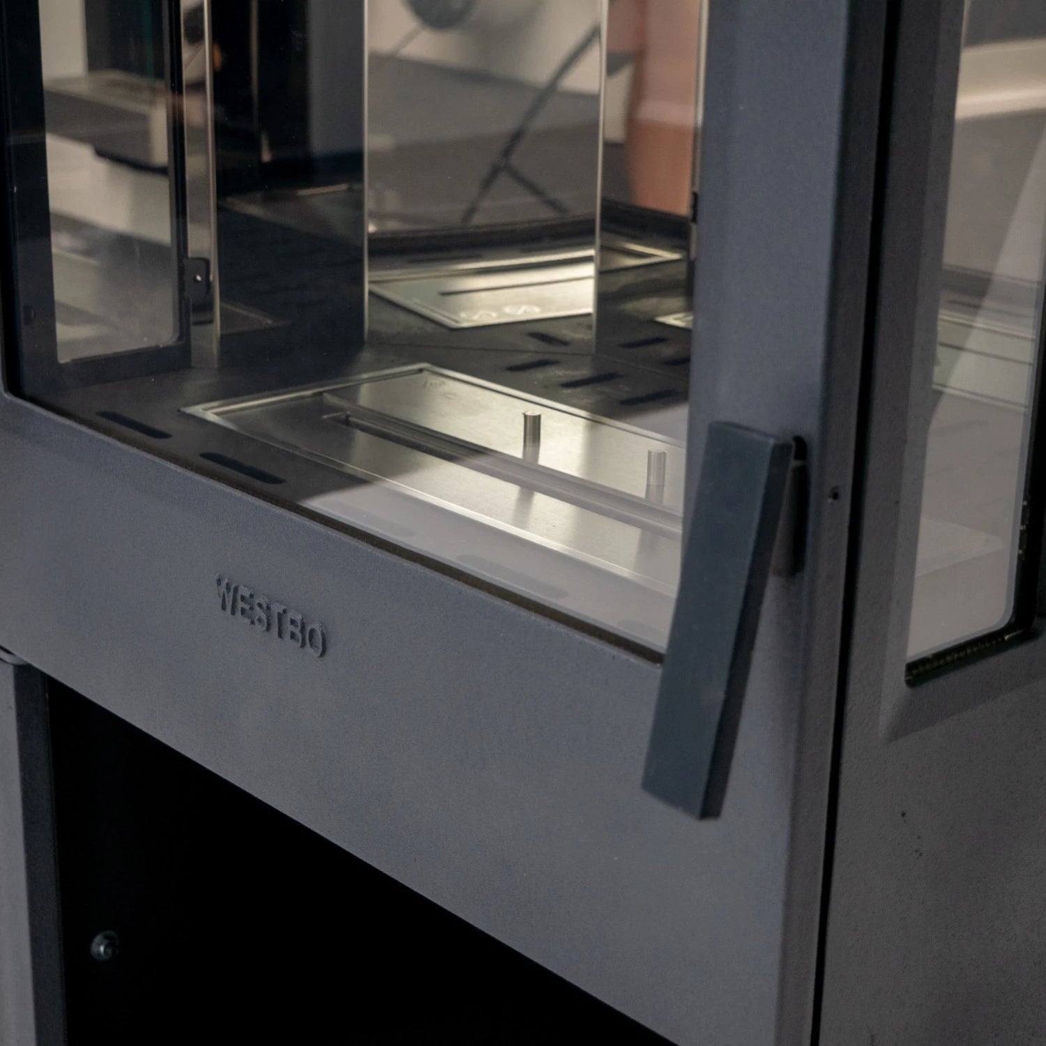 Nobel 75 – Freestanding Bioethanol Fireplace in Cast Iron